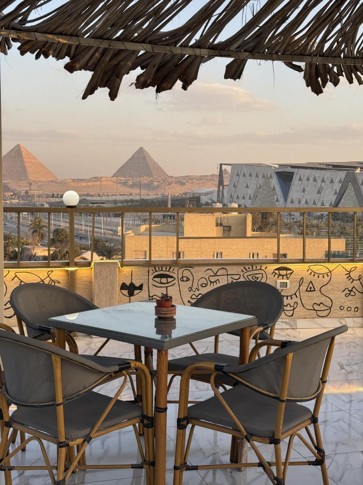 Topview Pyramids And Museum Nazlat as Sammān Exteriér fotografie